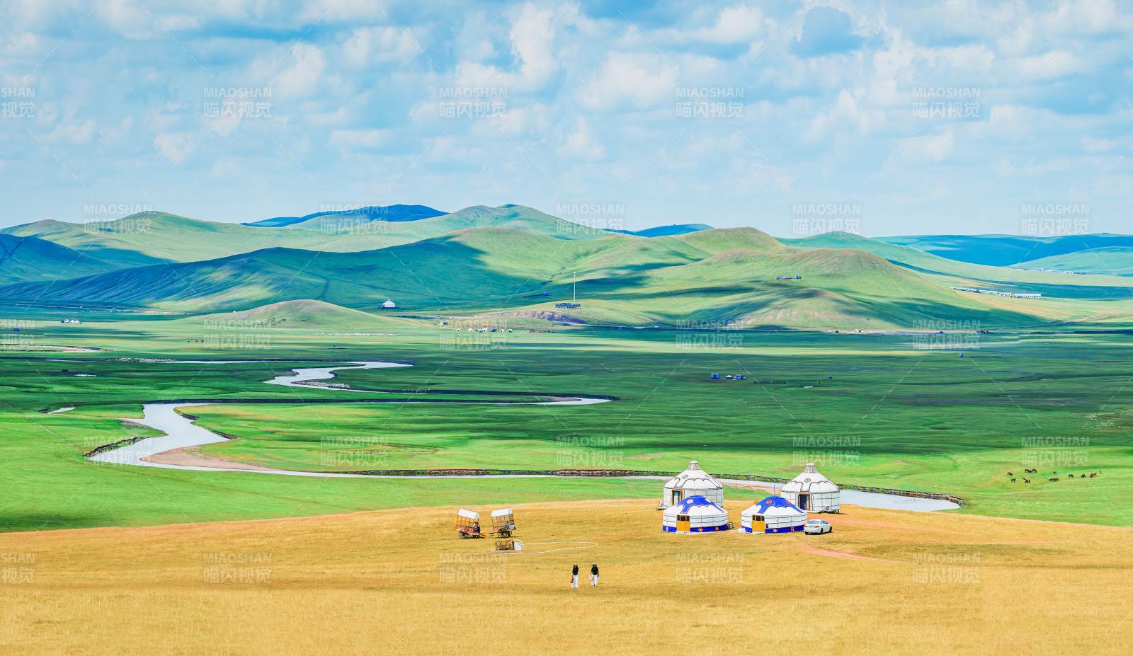 草原风光 蒙古包点缀  莫尔格勒河图片