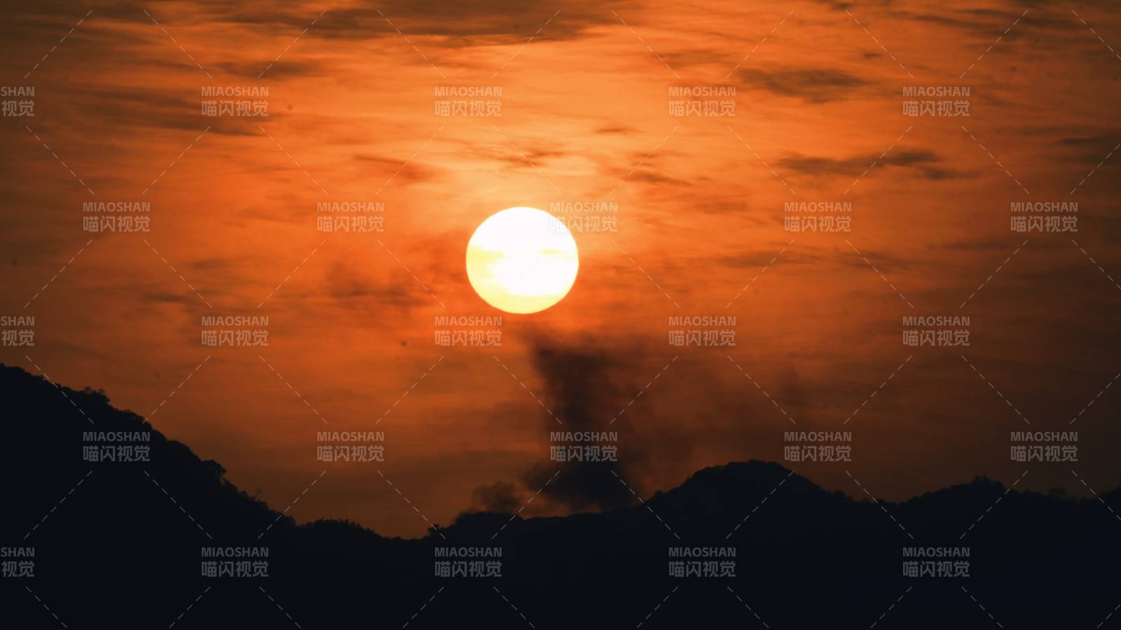 夕阳西下 山影剪影图片