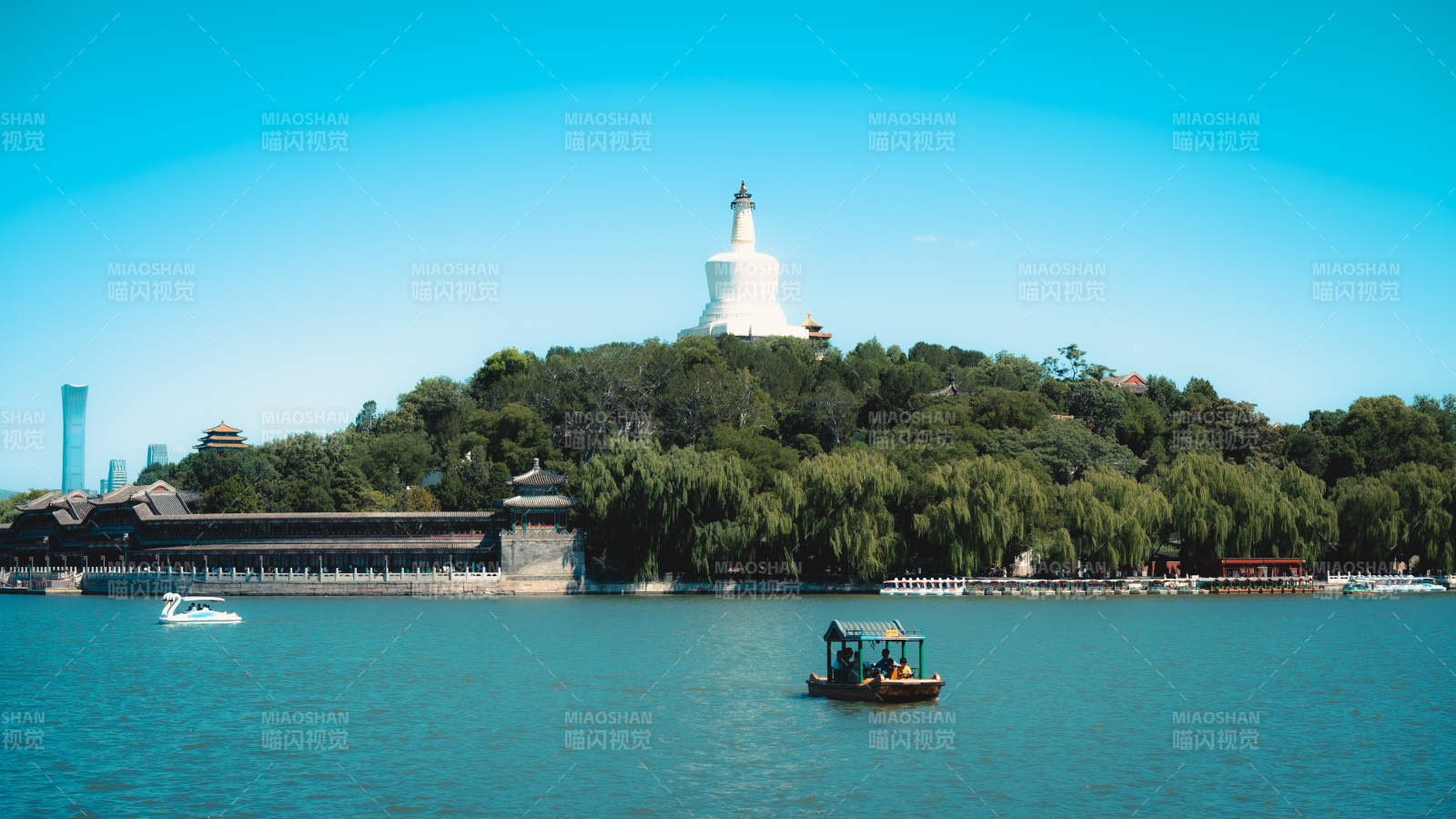 北海公园白塔湖景图片