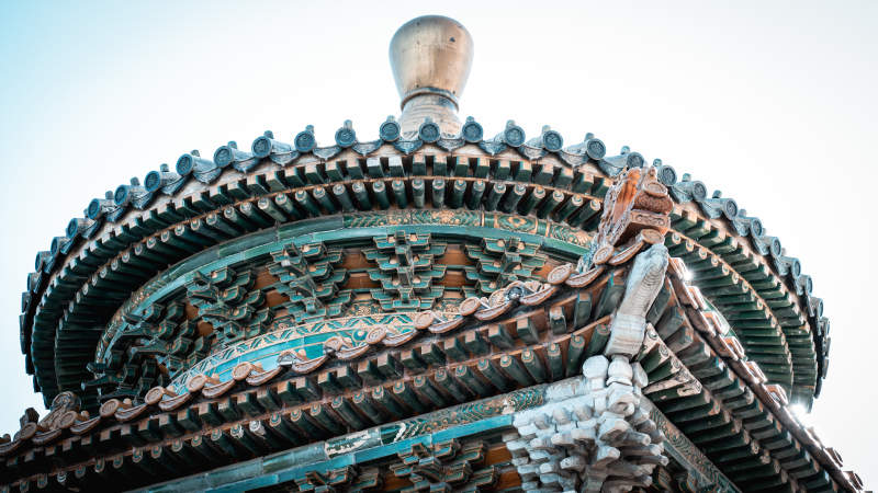 北海公园古塔穹顶 精雕细琢之美图片