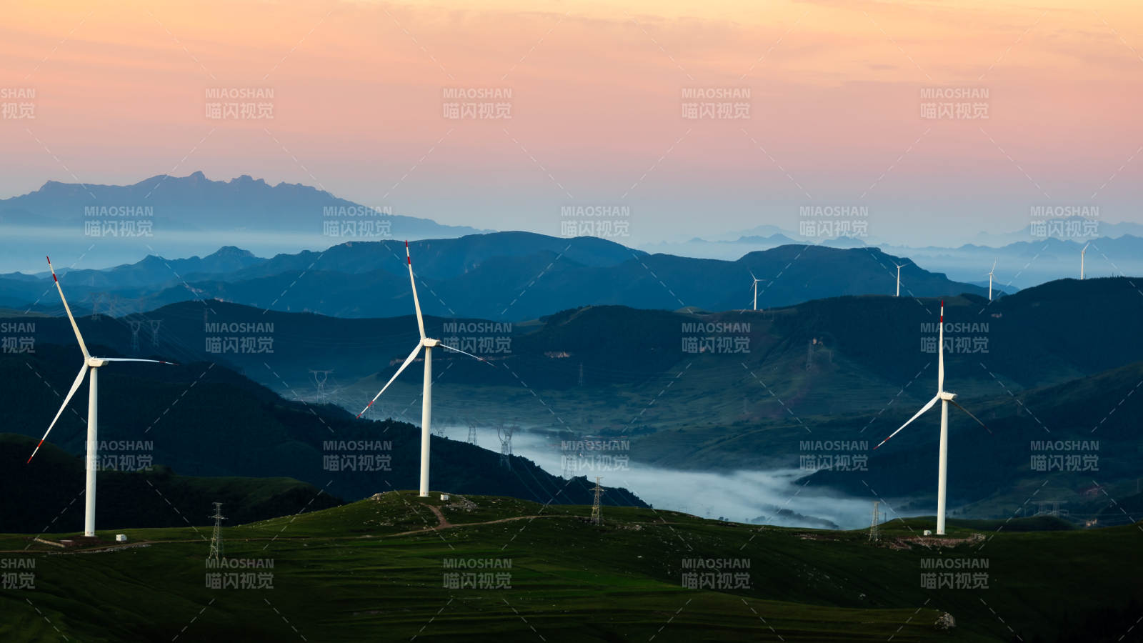 山间风车迎朝霞 孤山图片