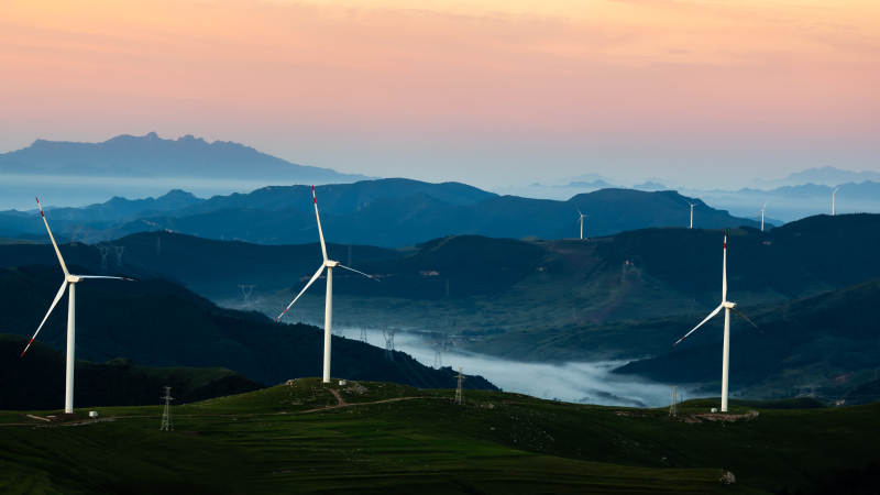 山间风车迎朝霞 孤山图片