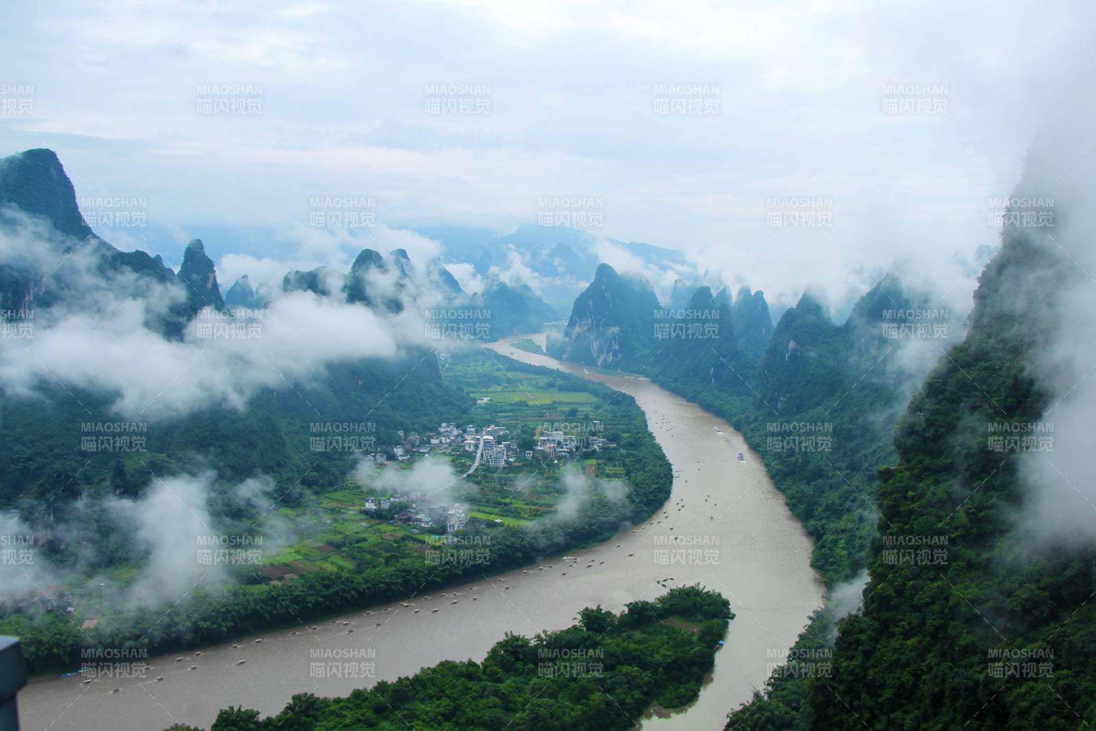 云雾缭绕的漓江风光，相公山图片