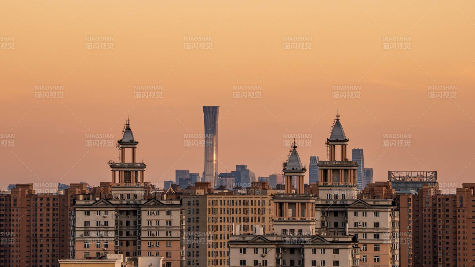 城市天际线夕阳美景图片