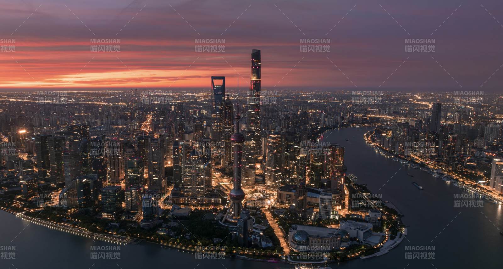 上海夜景 高楼林立 灯火辉煌图片