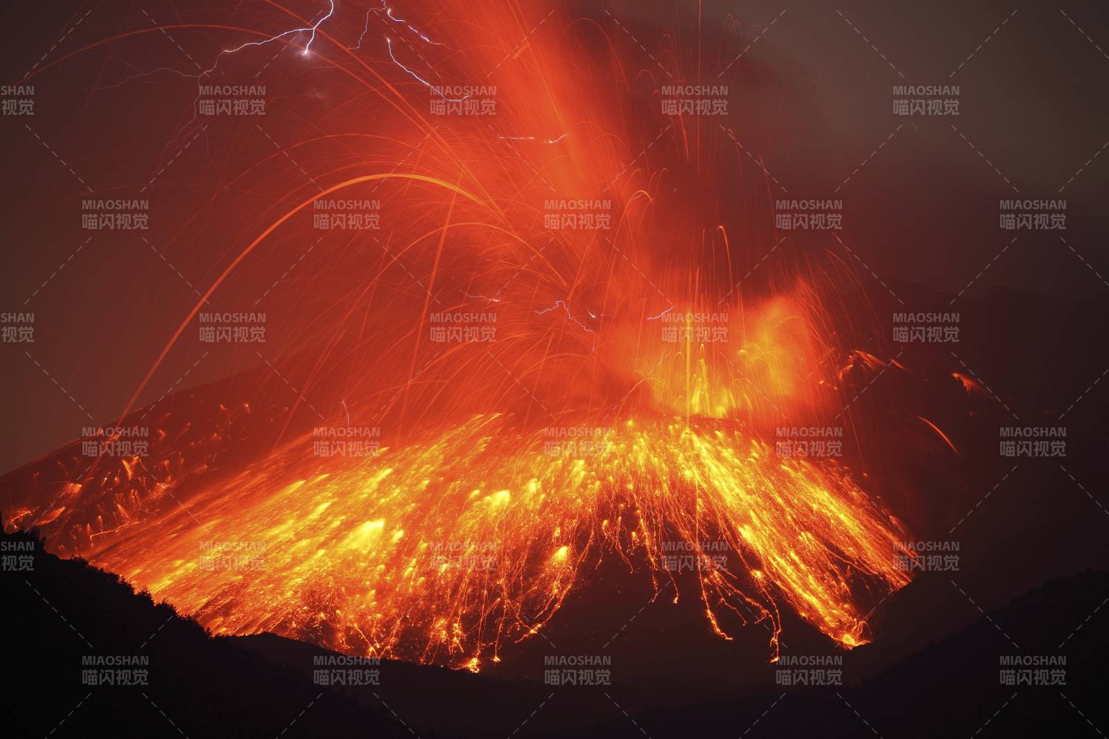 樱花岛火山喷发图片