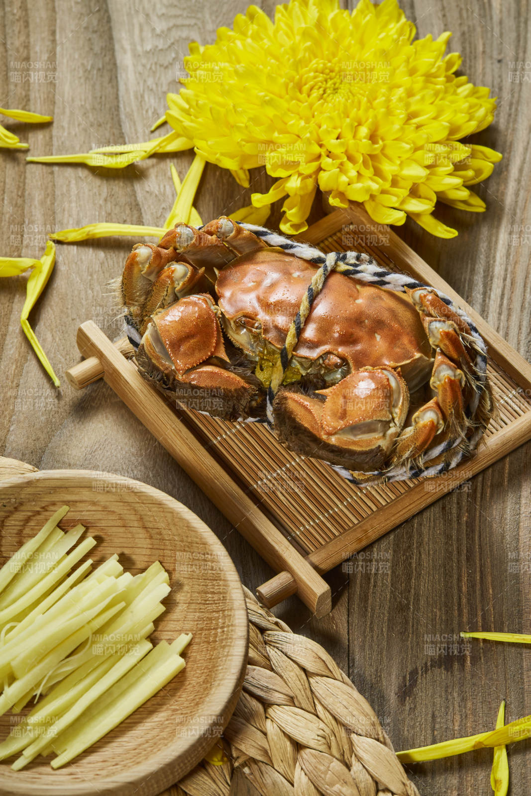秋日蟹宴 菊香相伴图片