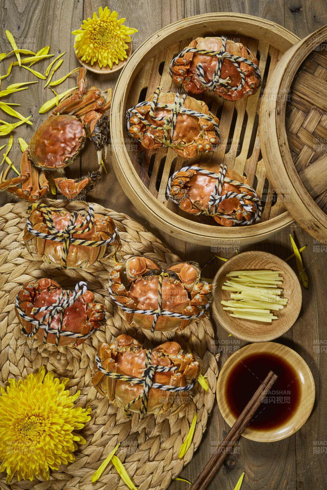 蒸螃蟹与姜醋蘸料图片