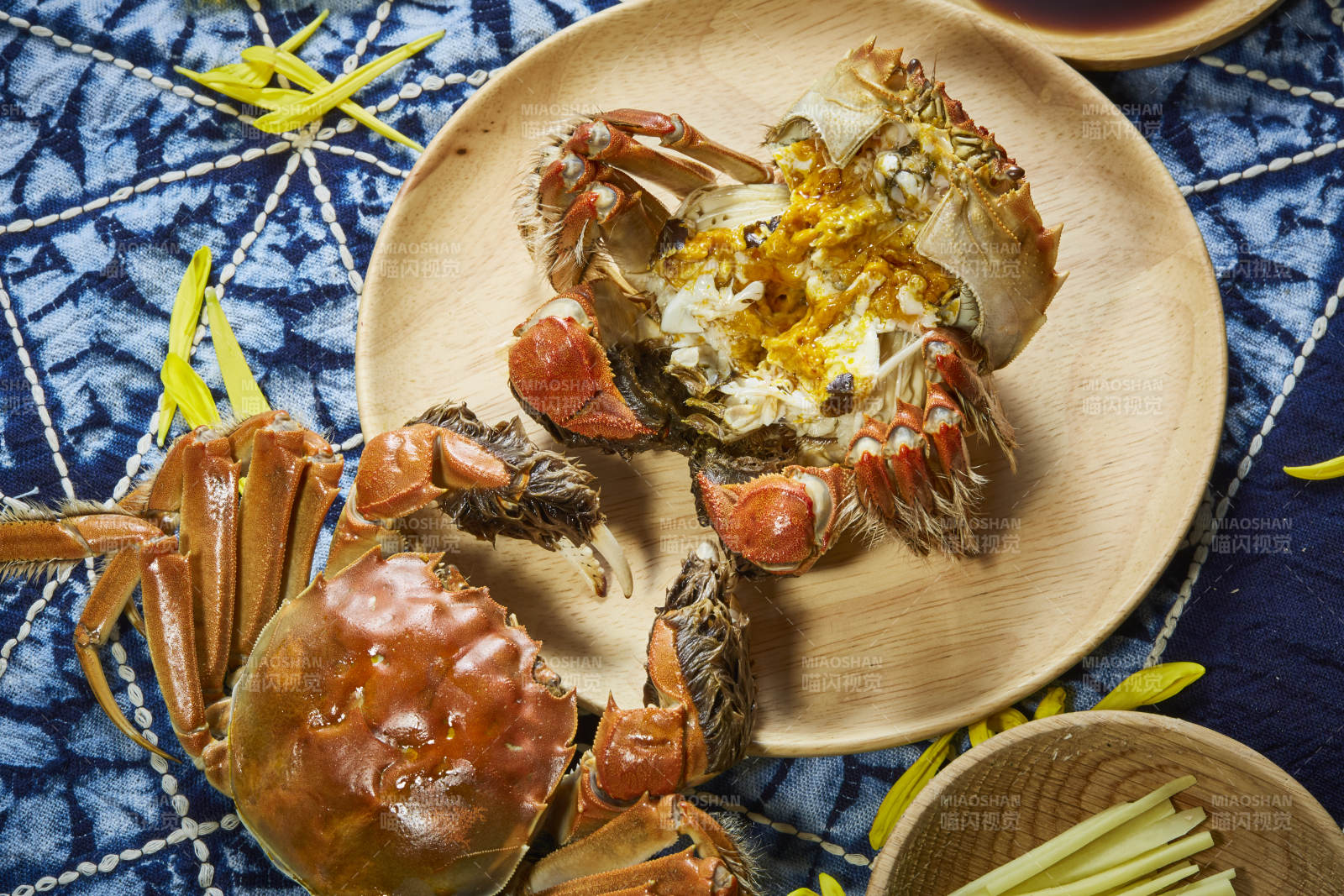 清蒸大闸蟹 鲜美无比图片
