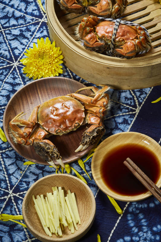 清蒸大闸蟹配姜醋汁图片