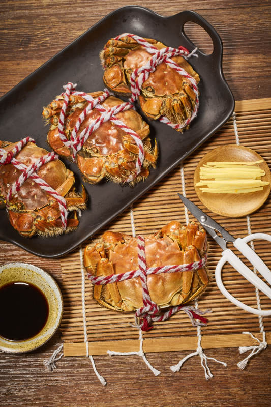 大闸蟹美食摆盘图图片