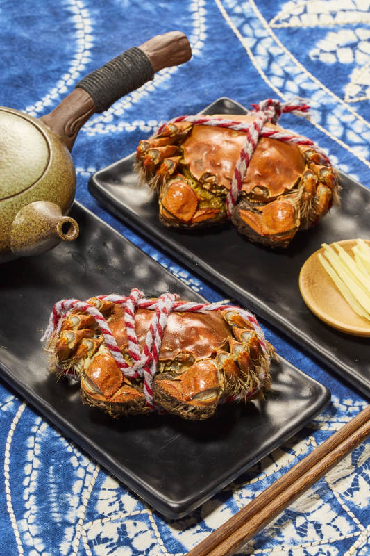 清蒸大闸蟹配姜茶图片