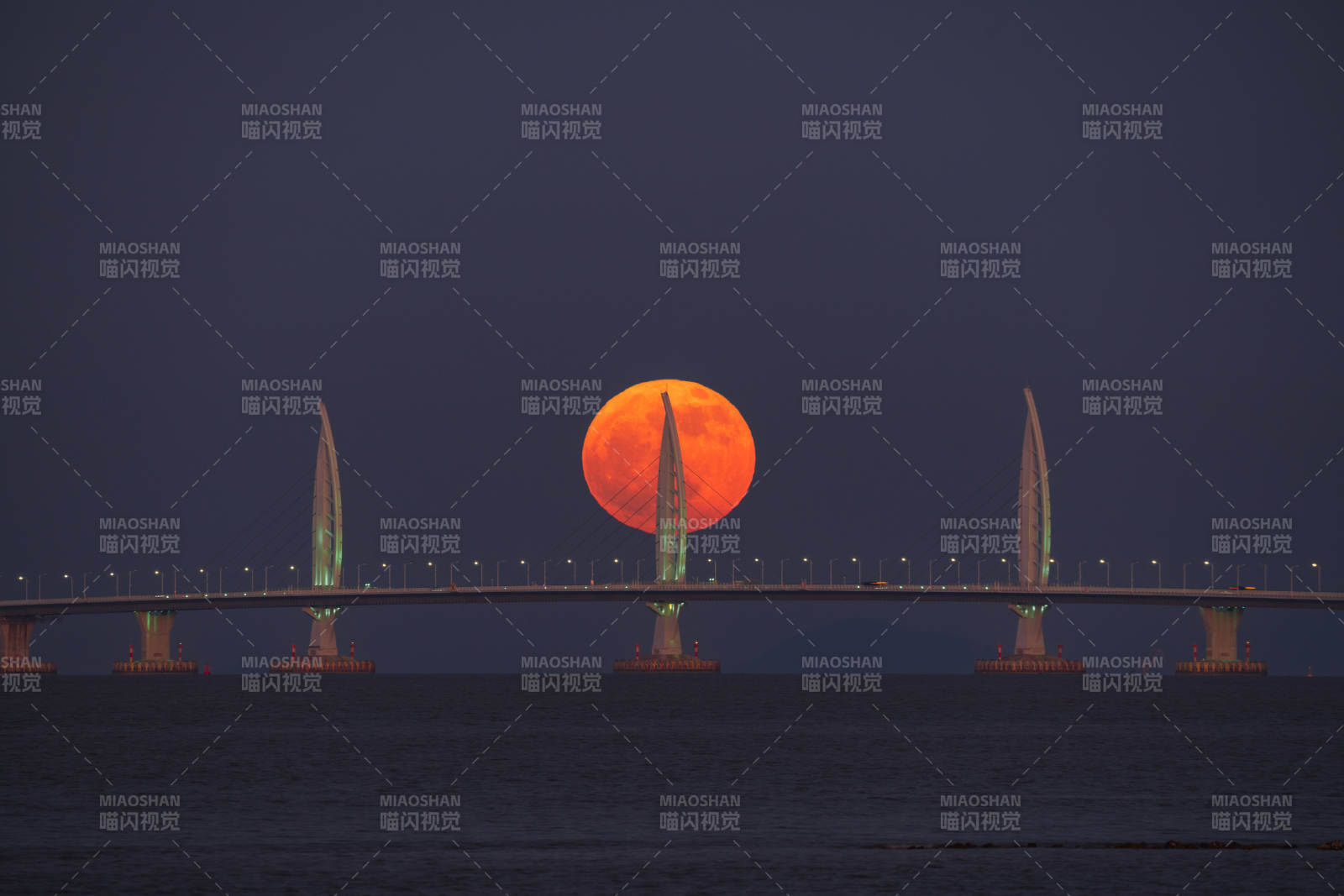 月升港珠澳大桥海豚塔图片