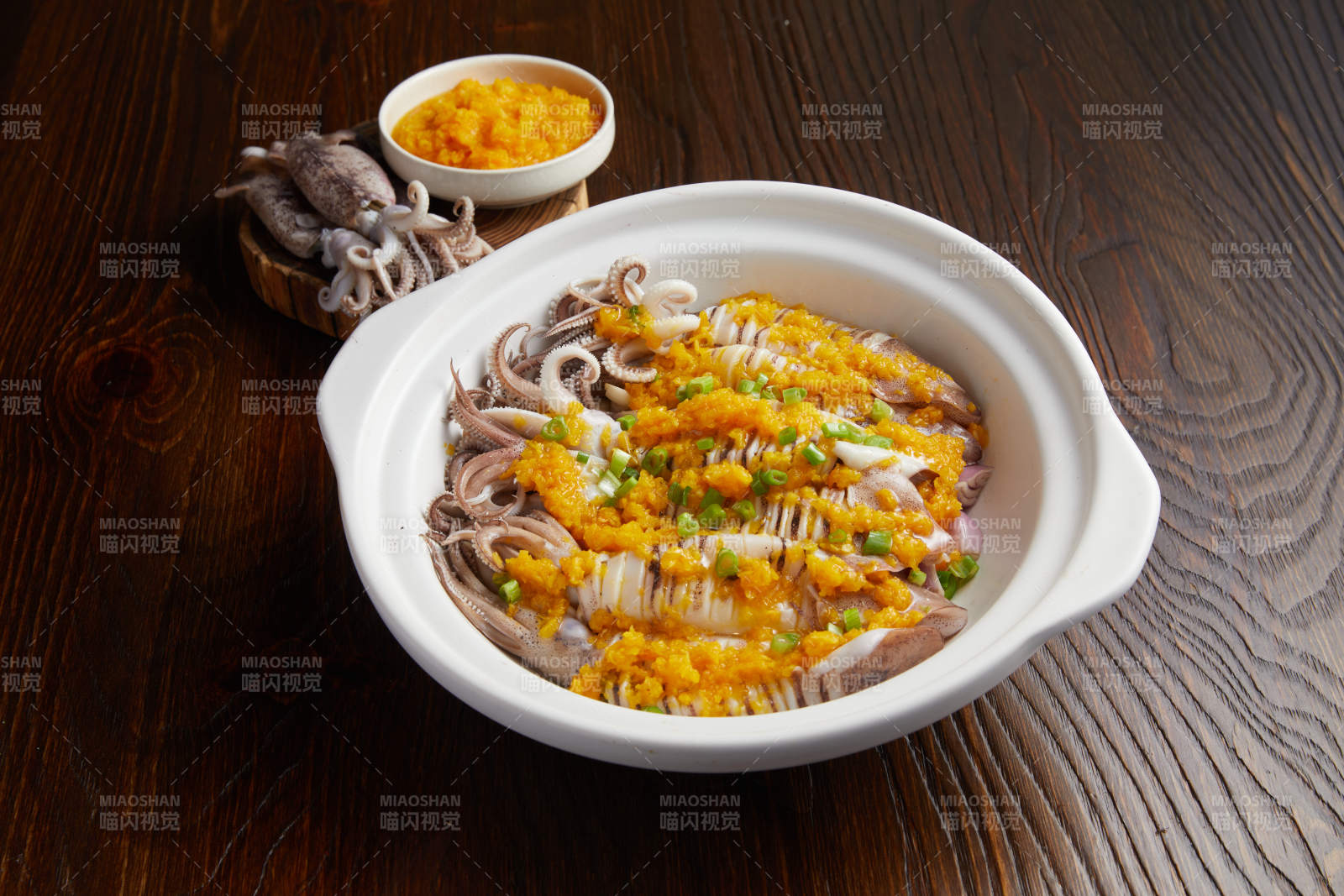 黄辣椒酱炒鱿鱼图片