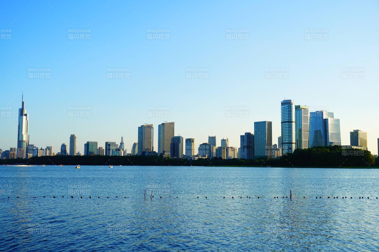 南京玄武湖天际线图片