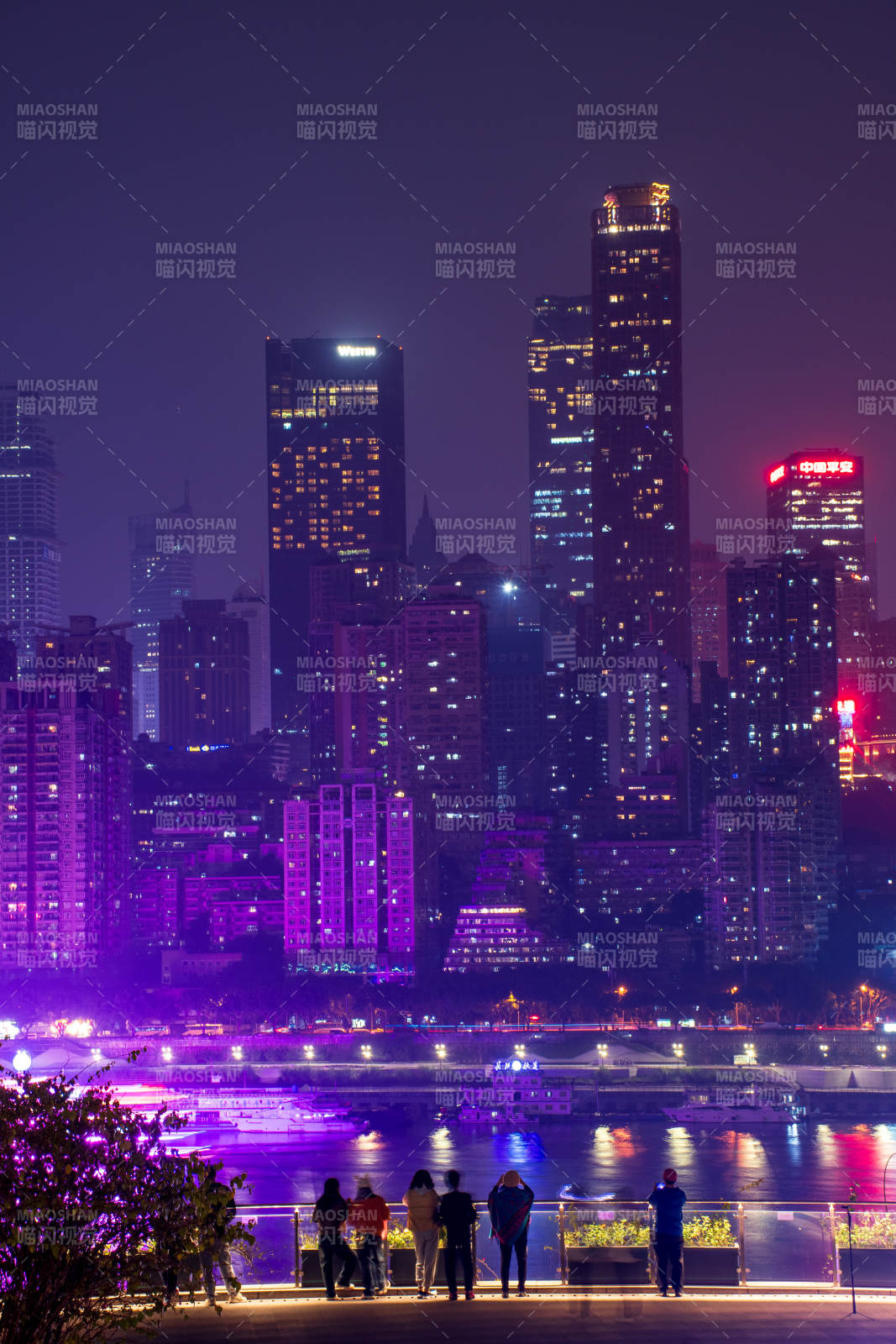 夜景璀璨 城市灯火辉煌图片