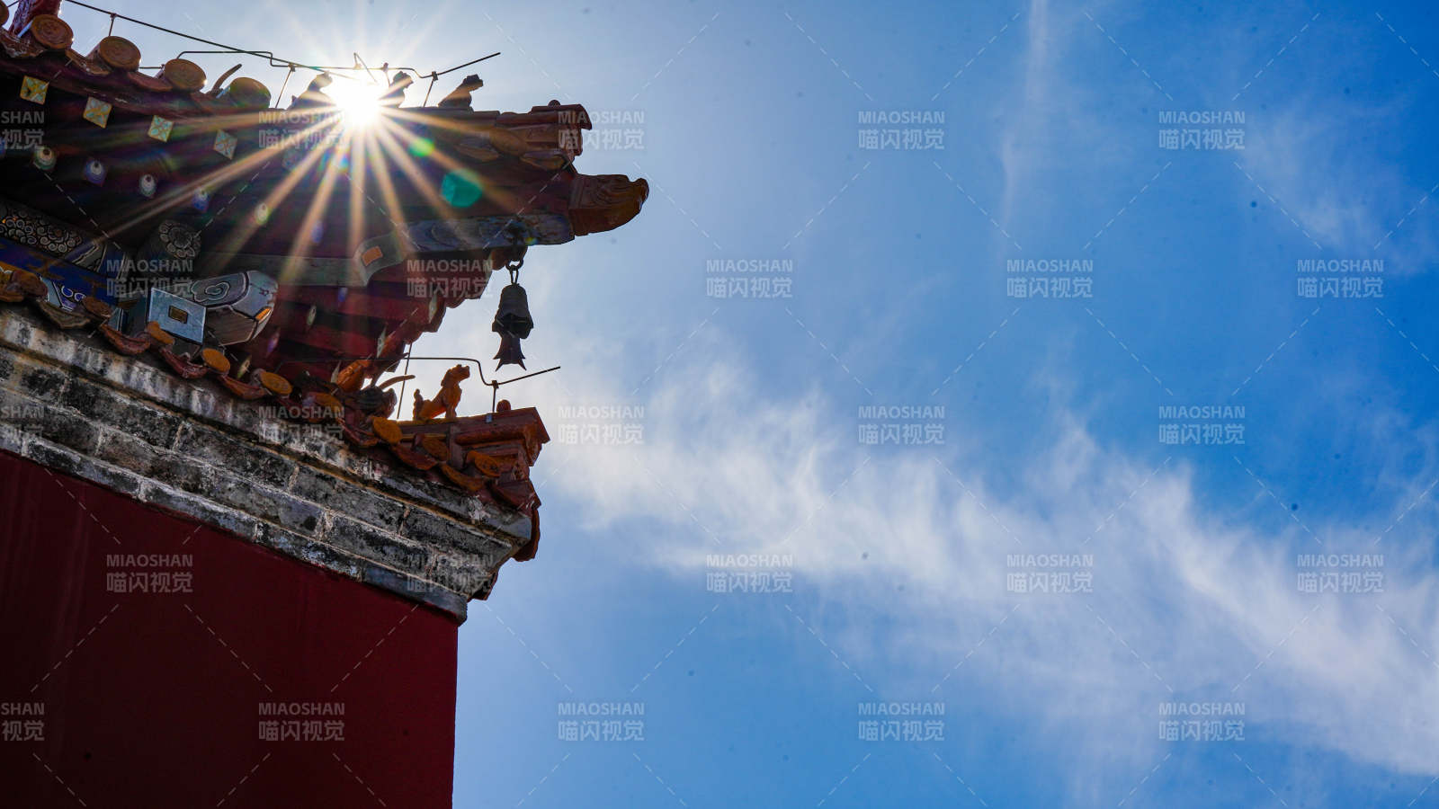 古塔晨光 晴空万里图片