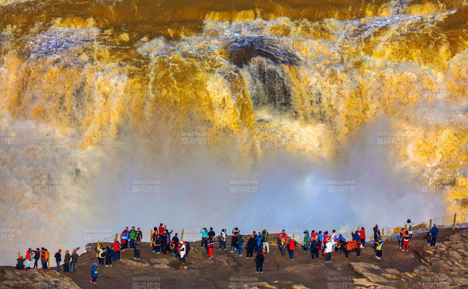 黄河壶口瀑布壮观景象图片