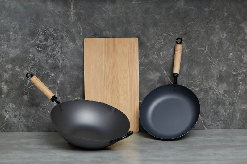 厨房用具 锅 铲和砧板图片