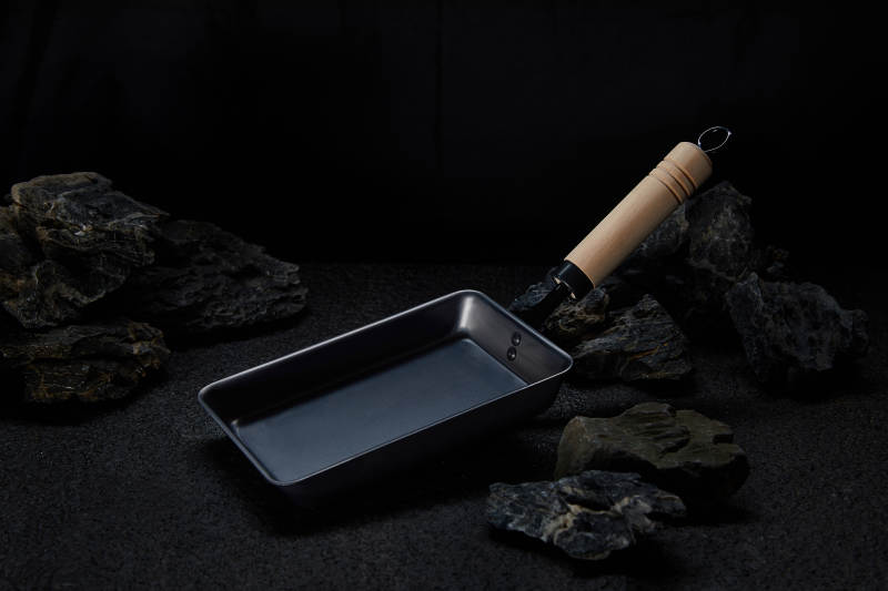 古风砚台与毛笔静物图图片