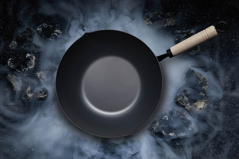 烟雾缭绕的锅具艺术图片