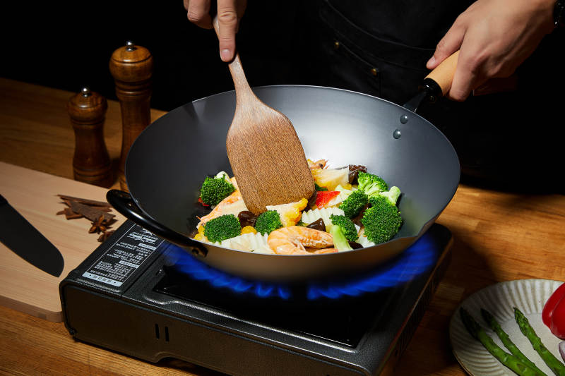 炒菜中的美味瞬间图片