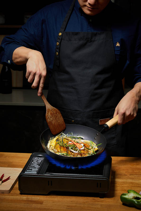 厨师烹饪美食瞬间图片