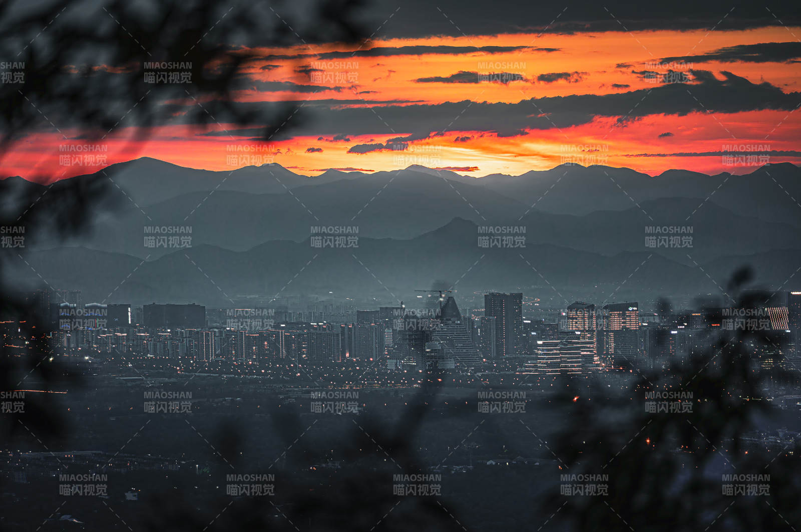 夕阳下的城市剪影  杭州图片