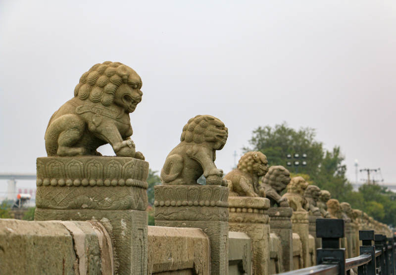 卢沟桥的狮子雕像图片