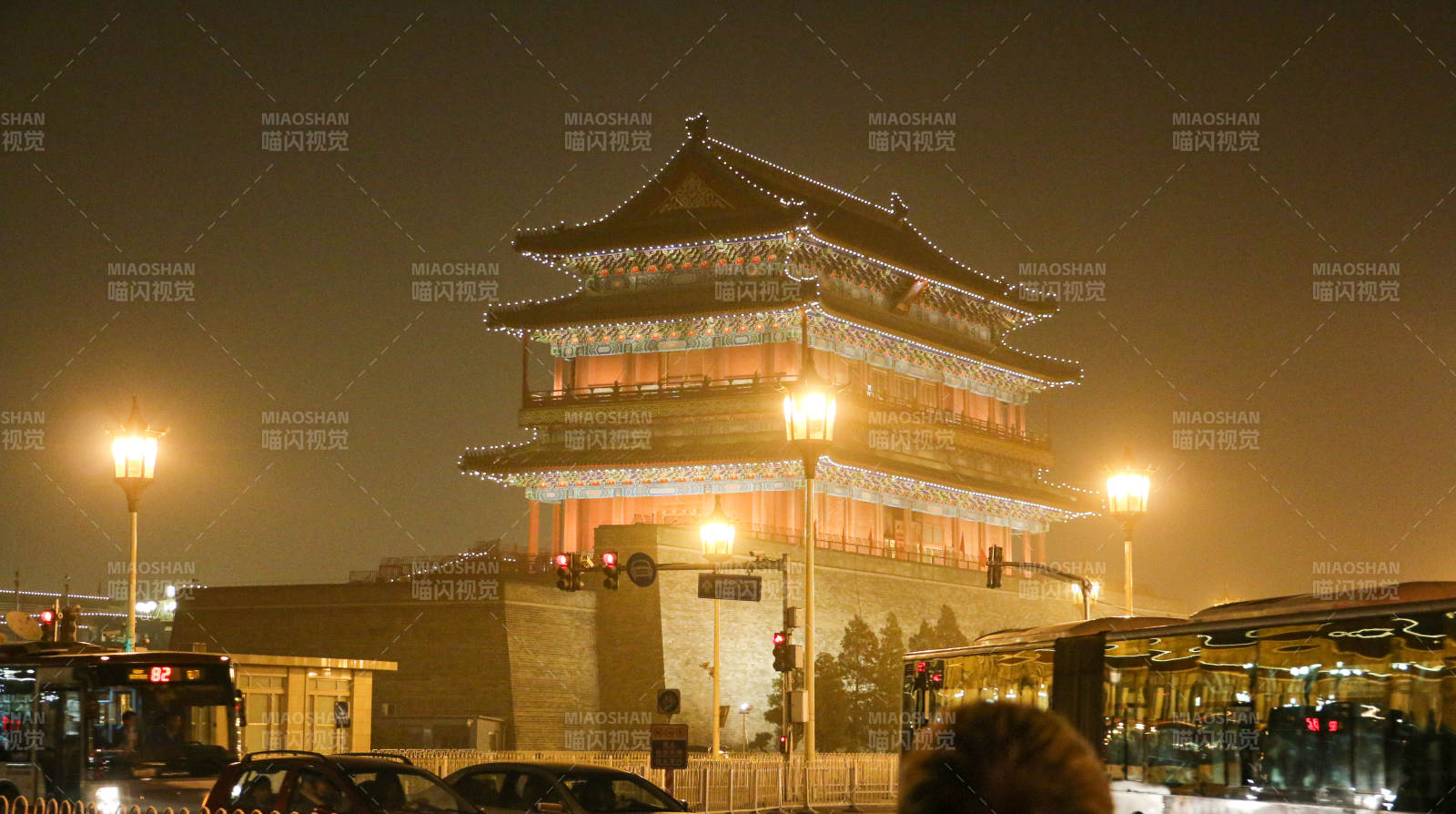 夜幕下的北京正阳门古城楼灯火辉煌图片