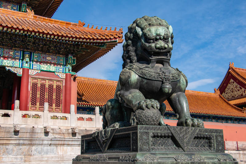 故宫石狮与红墙黄瓦图片