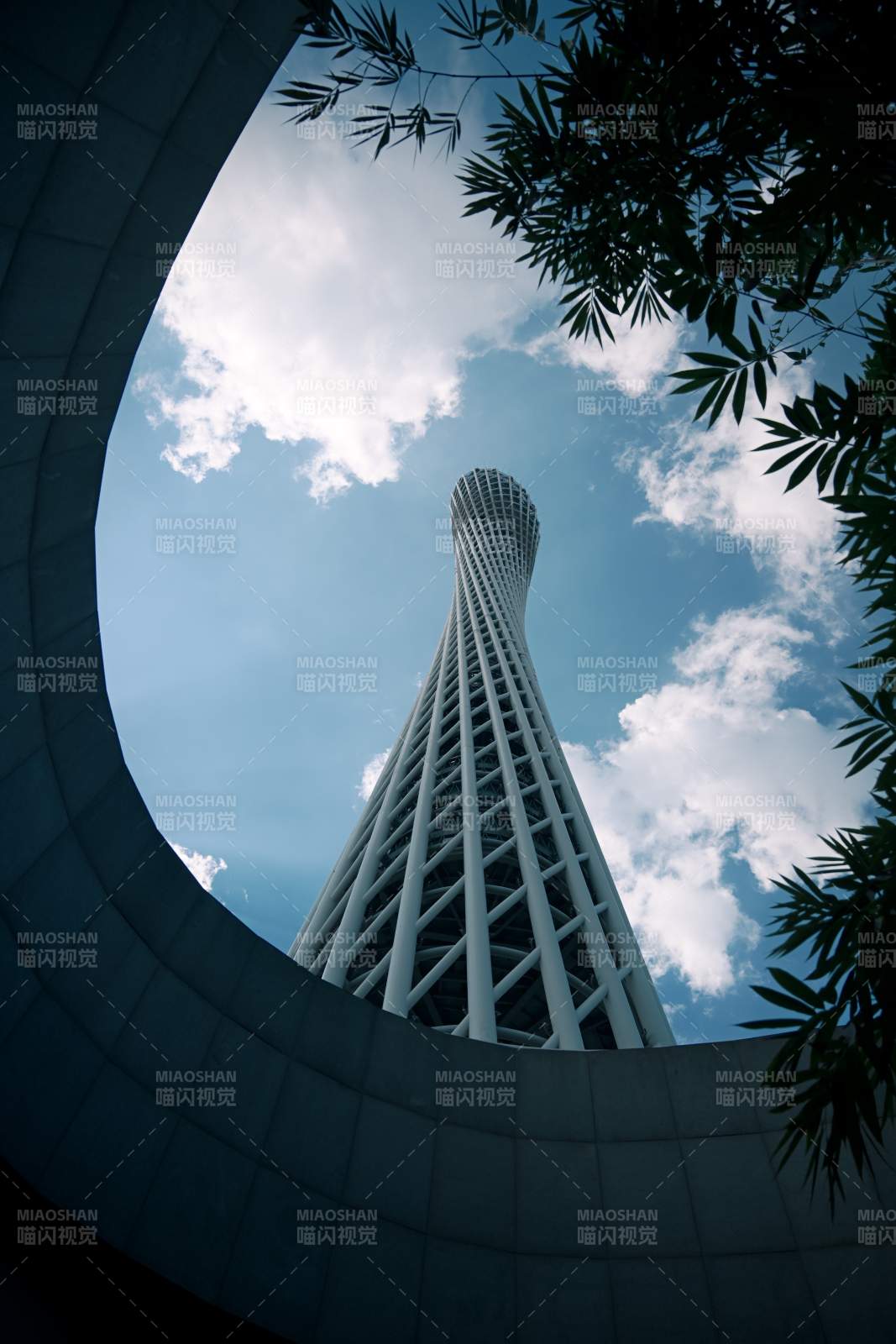 广州塔仰视图图片