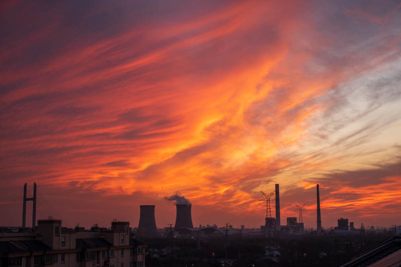 工业区的夕阳美景图片