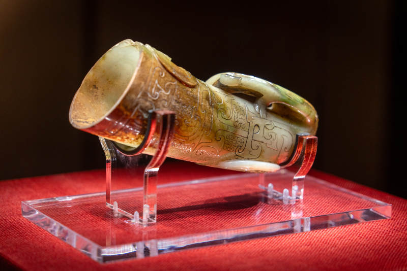 南越王博物馆--西汉·犀角形玉杯图片