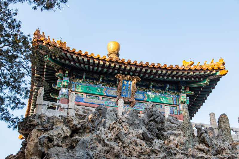 皇家园林中的古典亭台图片