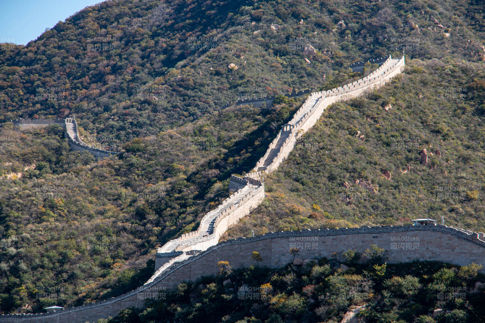 长城蜿蜒山间景色壮观图片