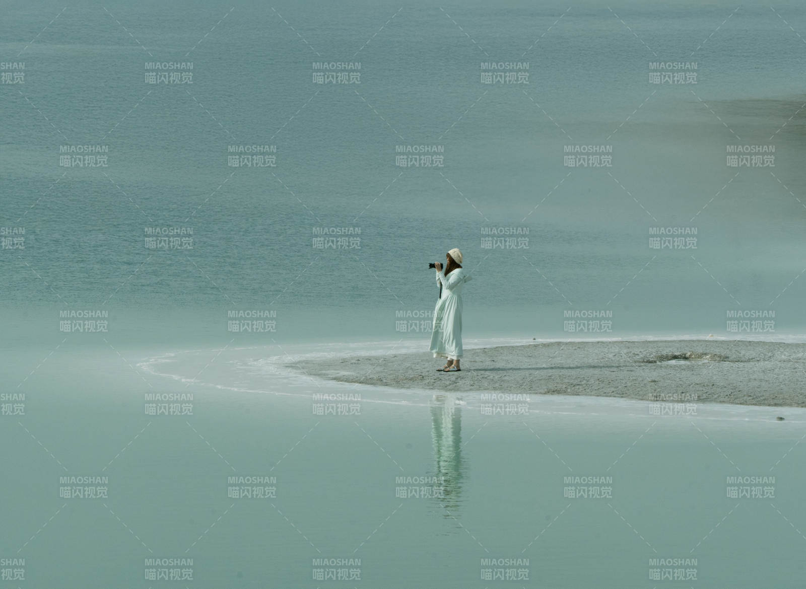 湖心孤影 静谧时光图片