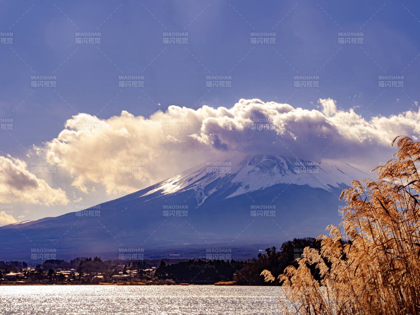 富士山湖畔美景图片