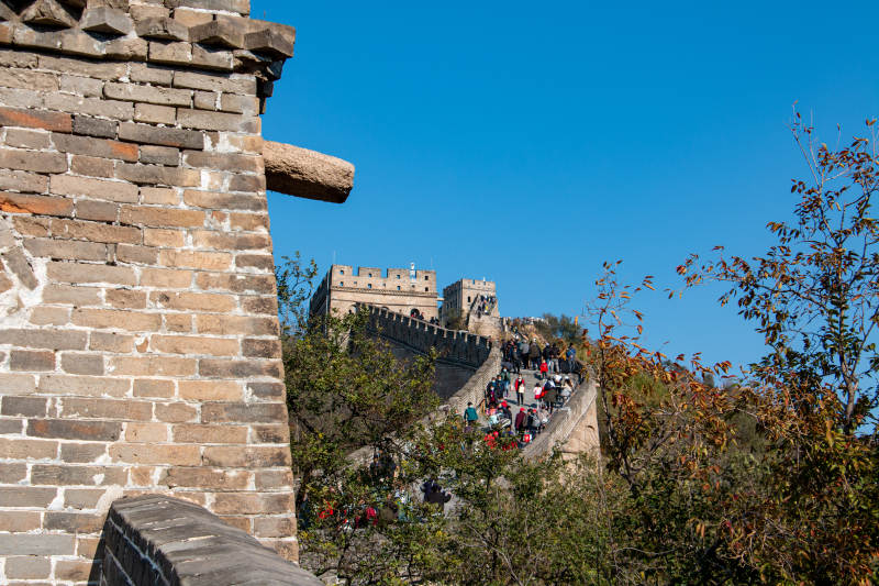 长城秋色 游人如织图片