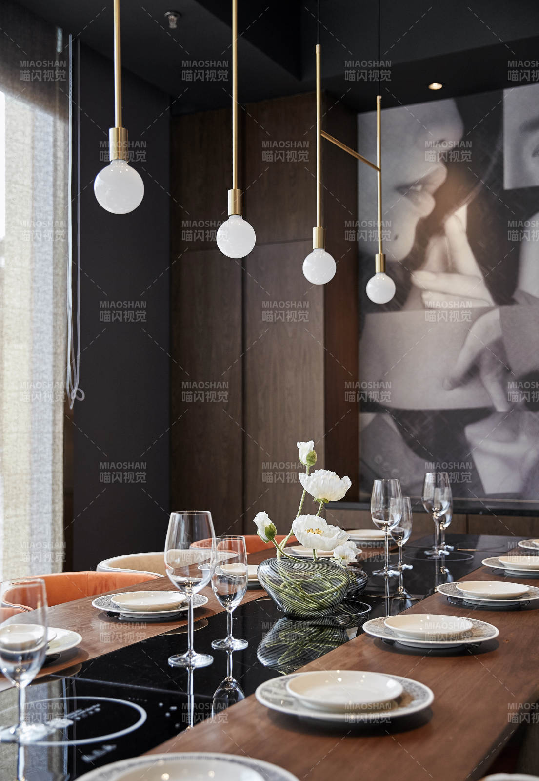 现代简约餐桌布置图片