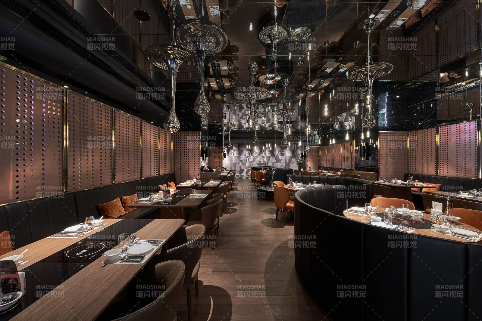 现代奢华餐厅内部设计图片