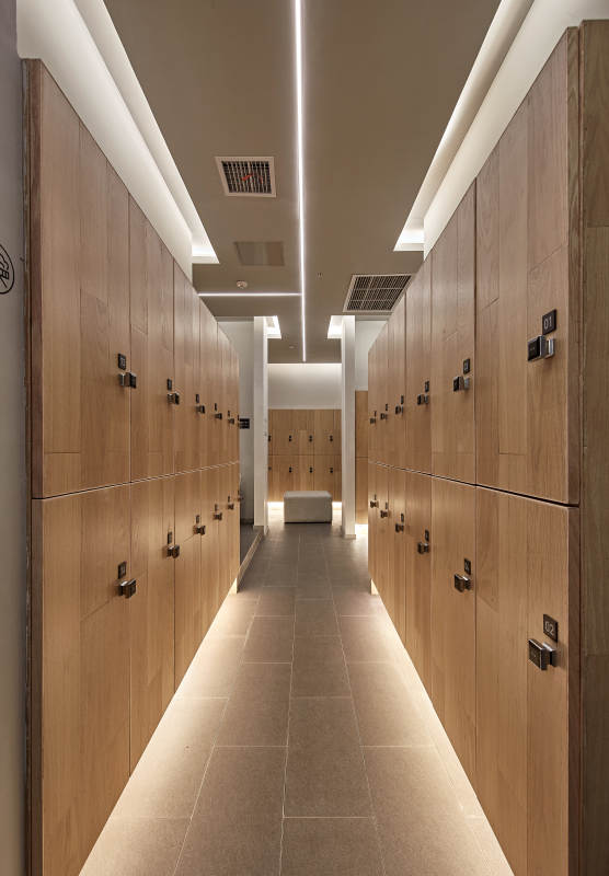 现代木质储物柜走廊设计图片