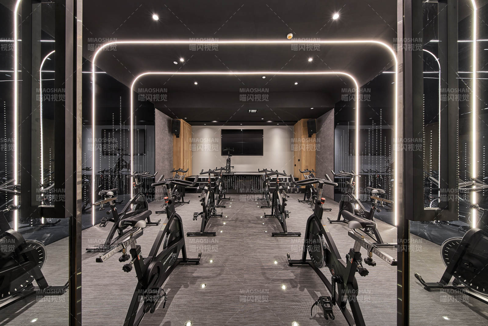 现代健身房内部设计图片