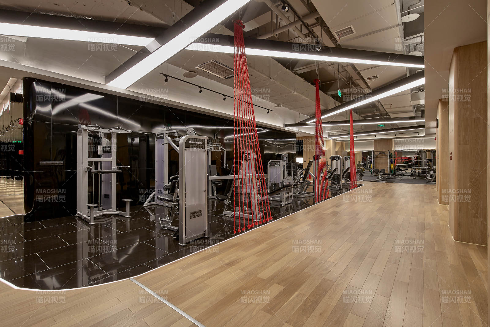 现代健身房内部设计展示图片