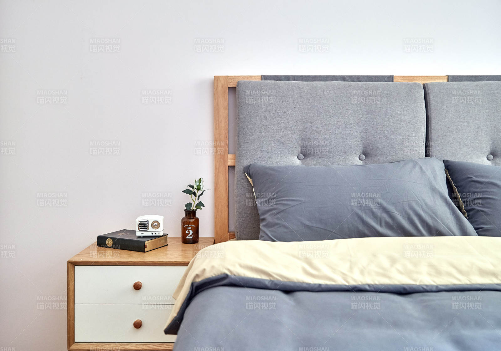 简约现代卧室布置图片