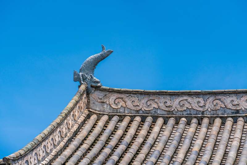 古建筑屋脊装饰特写图片