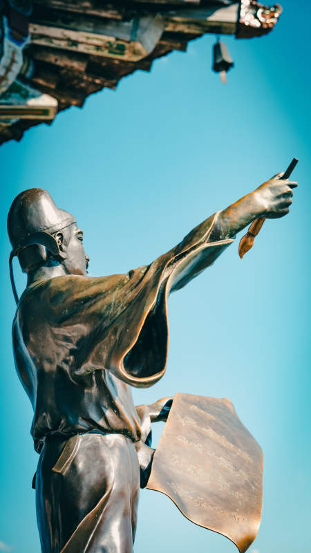 鹳雀楼古代文人雕像指天望远王之涣图片