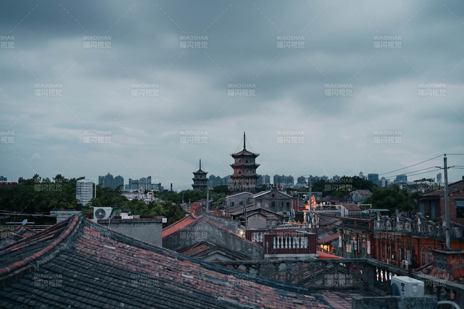 古城塔影 云天相映  泉州图片