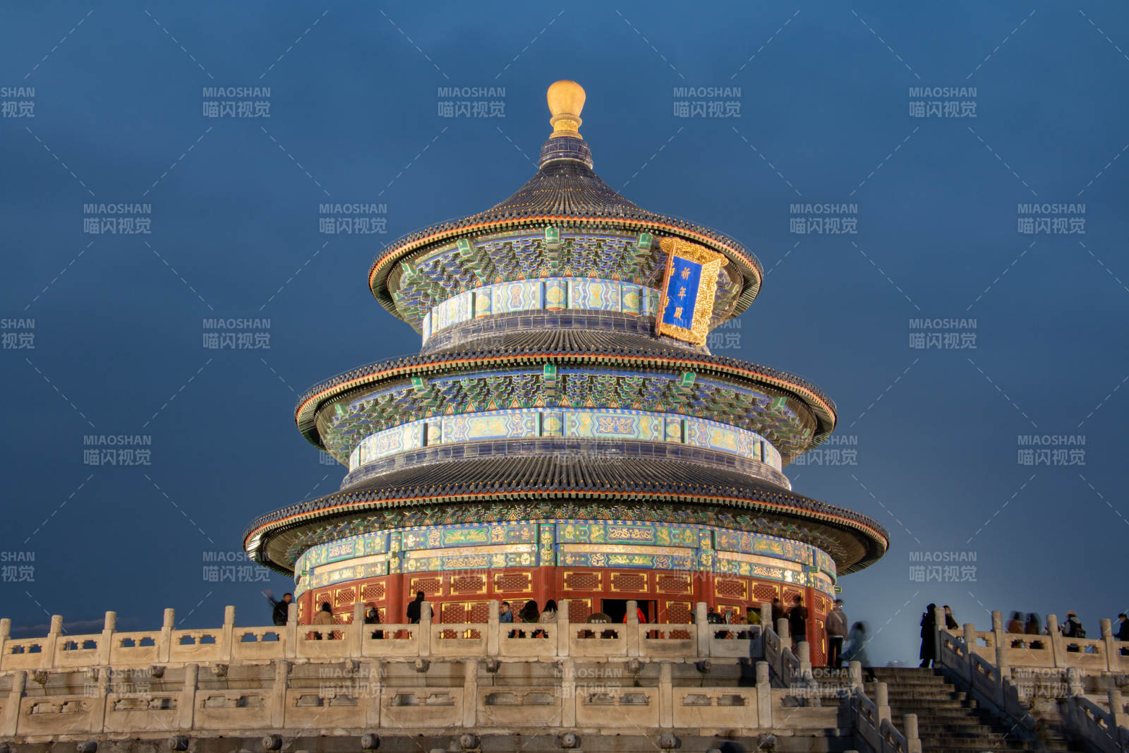 天坛祈年殿夜景图片