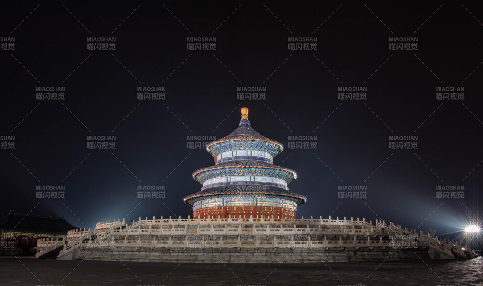 夜景中的天坛祈年殿图片